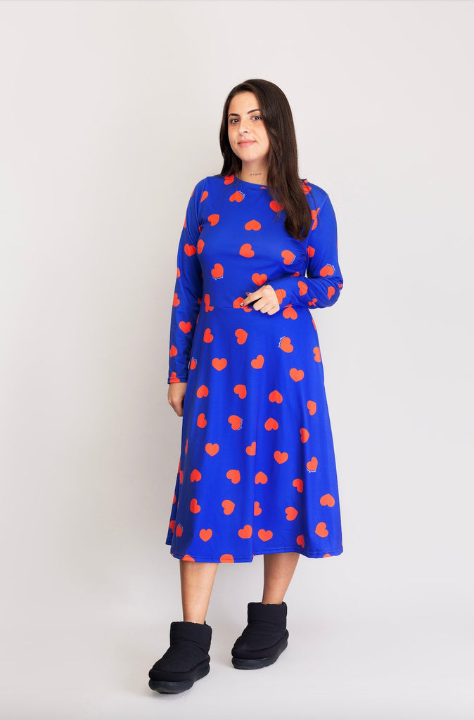 Robe manches longues AGATHE bleu coeurs rouges - Léopoldine Chateau