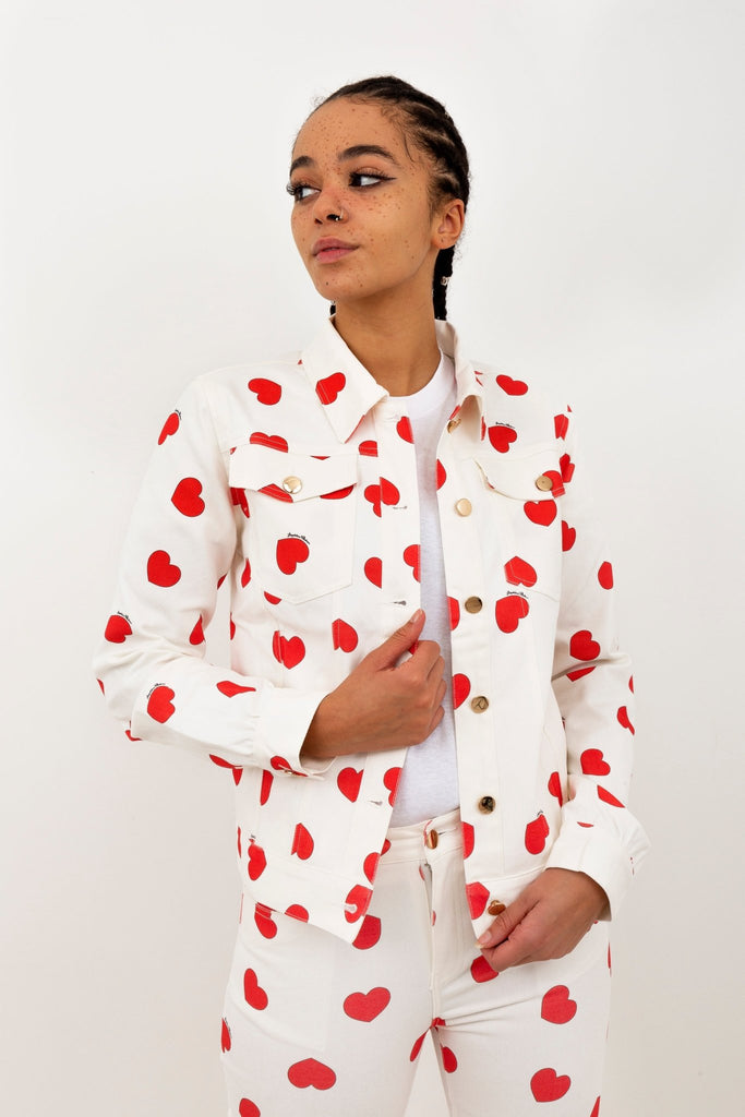 Veste ELLA en jean coeurs rouges - Léopoldine Chateau