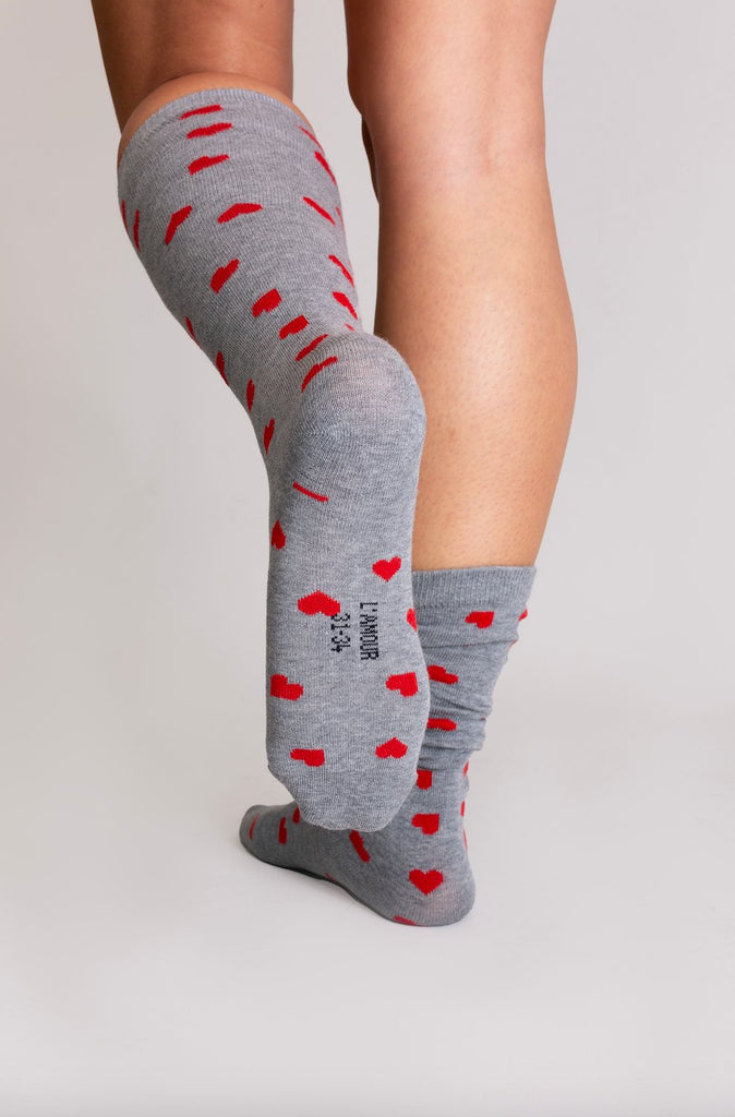 Chaussettes BIBI grises coeurs rouges - Léopoldine Chateau