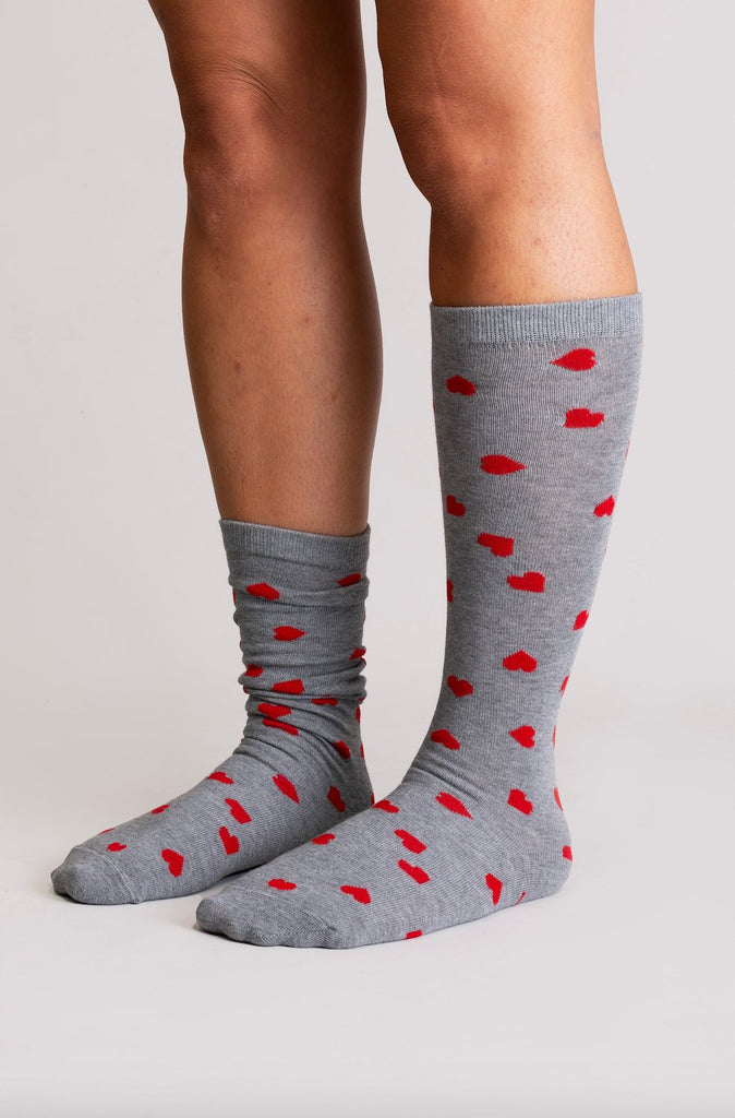 Chaussettes BIBI grises coeurs rouges - Léopoldine Chateau
