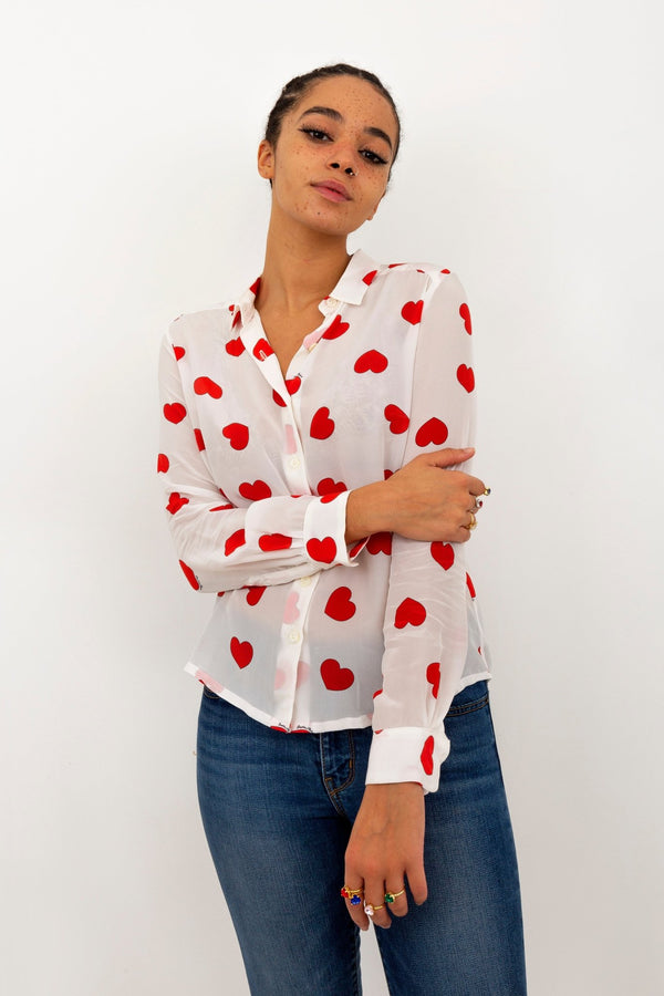 Chemisier COLETTE en soie blanche imprimé coeurs rouges