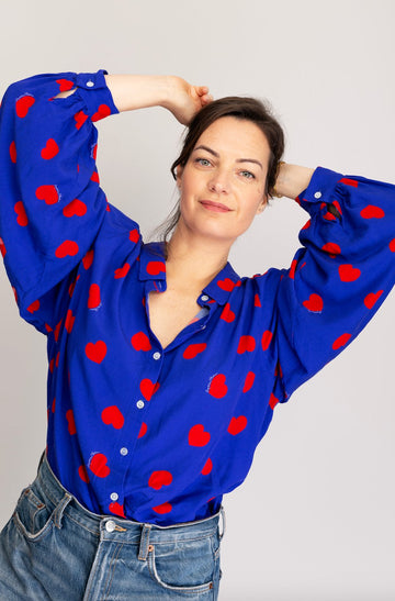 Chemisier ELECTRA bleu coeurs rouges - Léopoldine Chateau