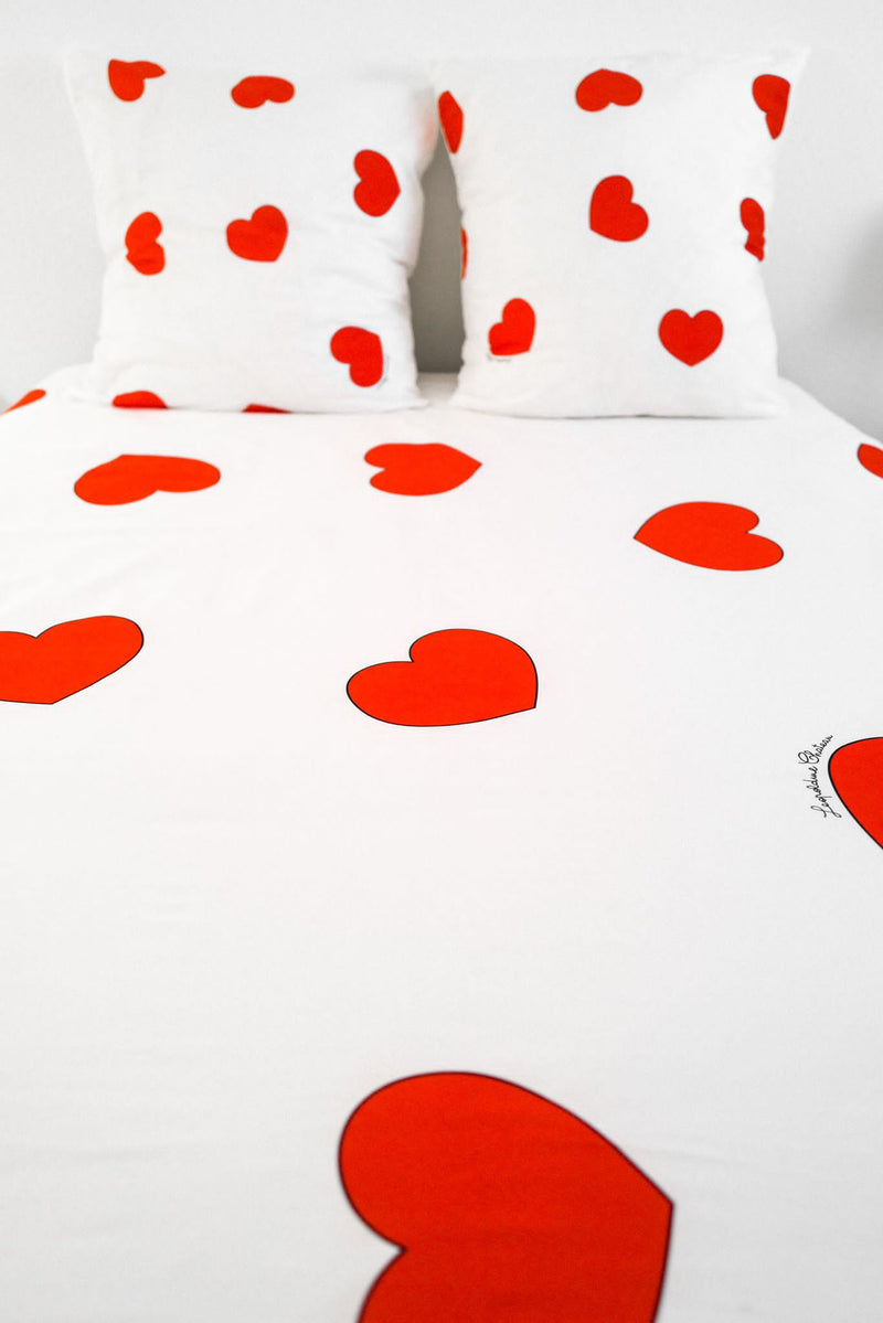 Parure de lit LOVA blanche coeur rouges - Léopoldine Chateau