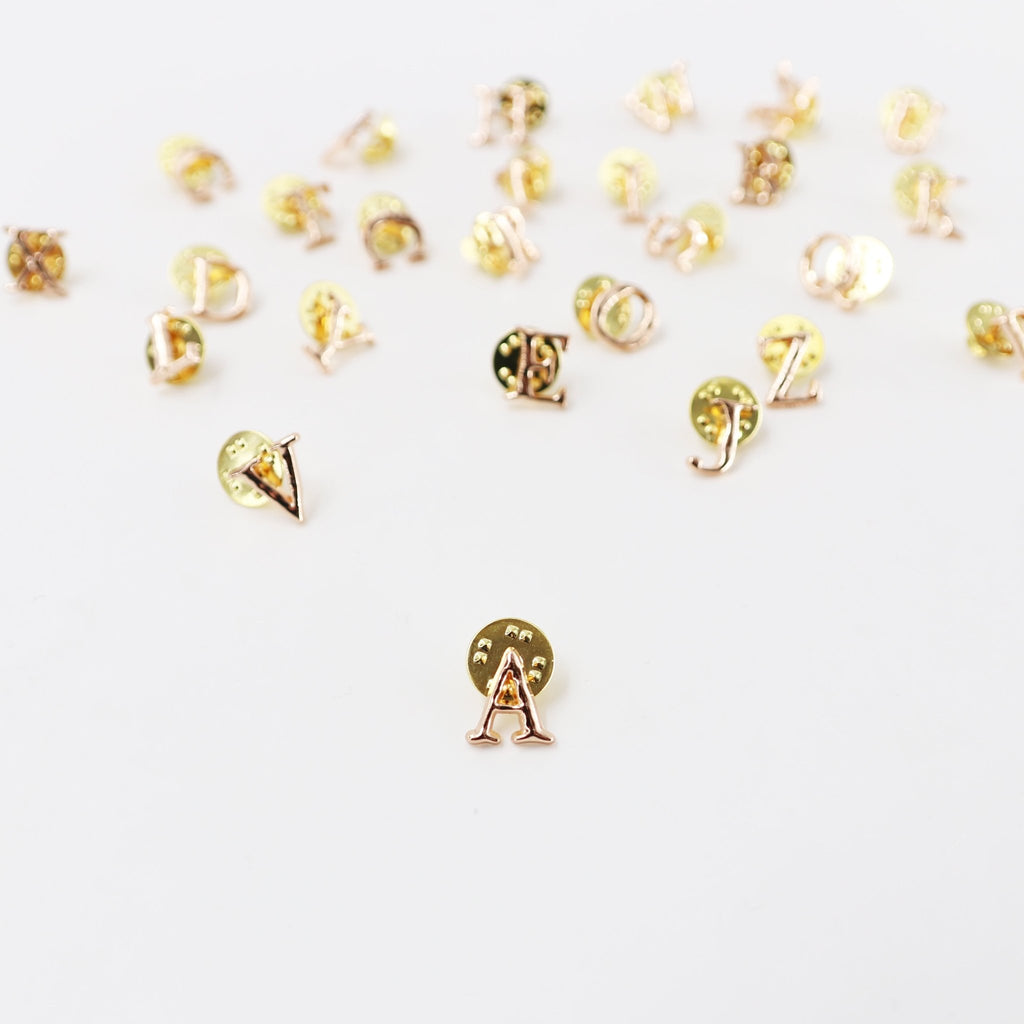 Pin's LETTRE - Léopoldine Chateau