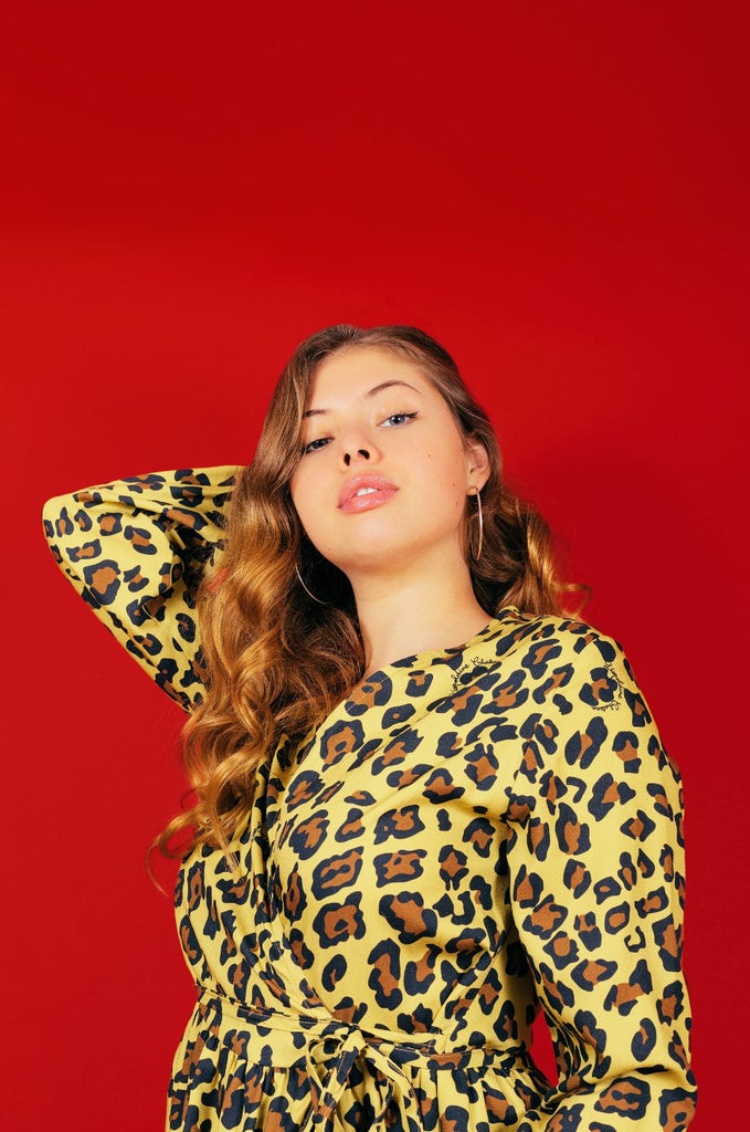 Robe ANGELA cache-coeur imprimée léopard - Léopoldine Chateau