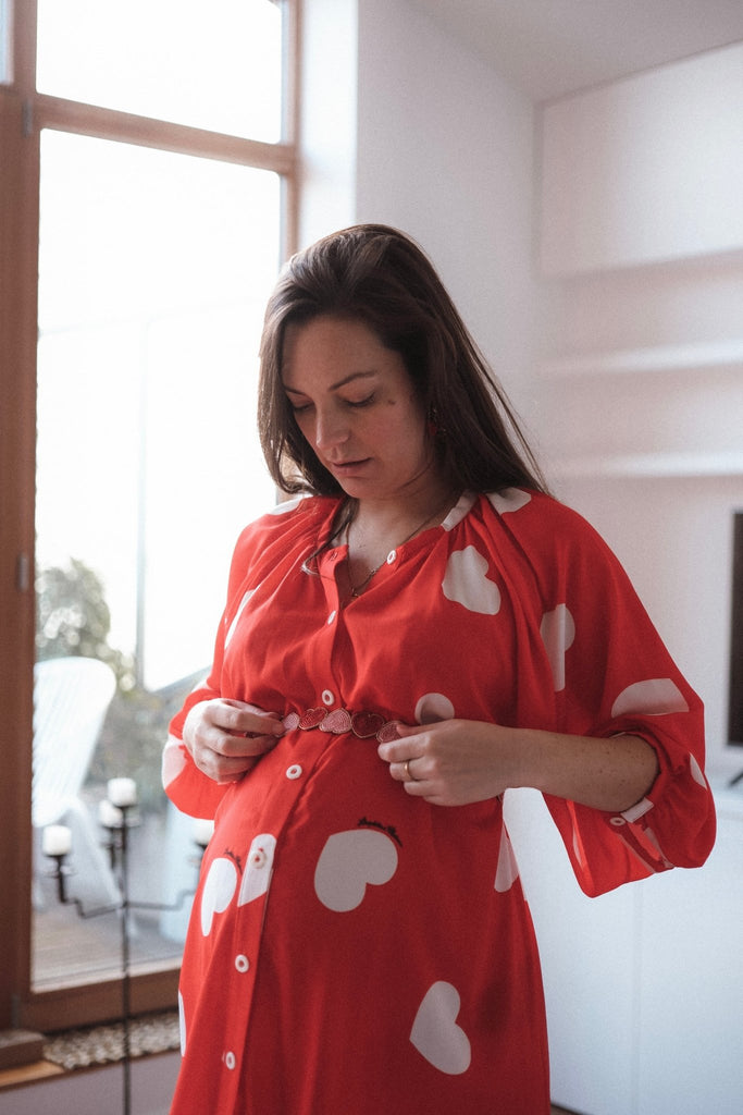 Robe CARMEN rouge coeurs blancs - Léopoldine Chateau