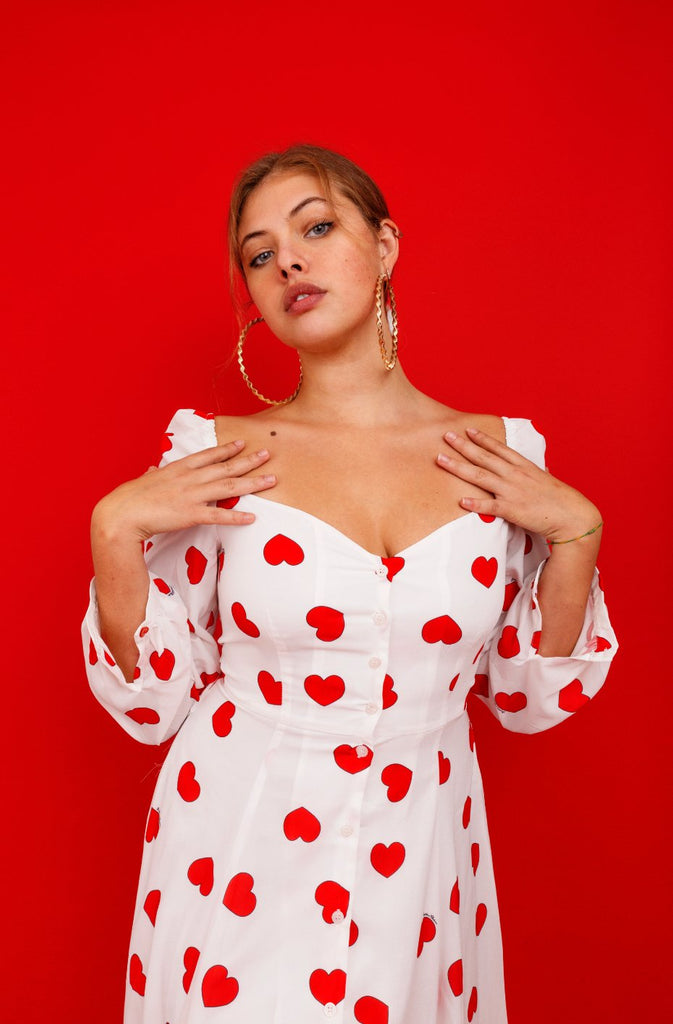 Robe EMILY blanche coeurs rouges - Léopoldine Chateau