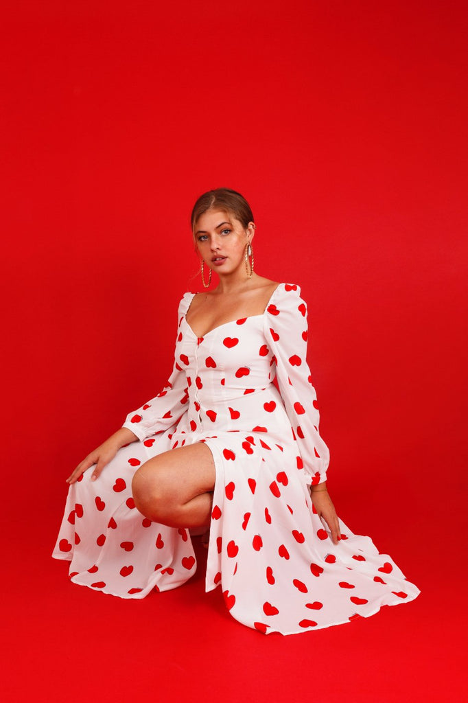 Robe EMILY blanche coeurs rouges - Léopoldine Chateau