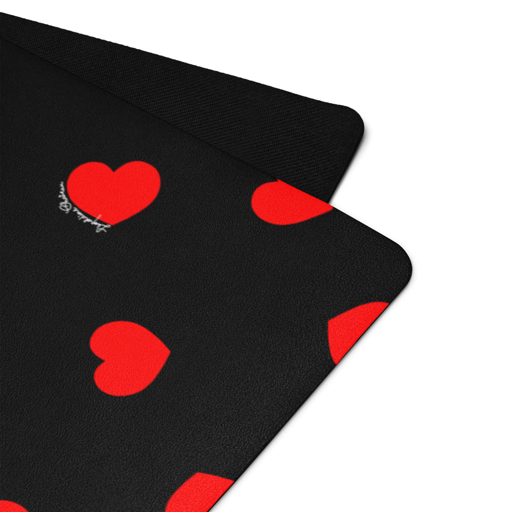Tapis de yoga noir à coeurs ♥️ - Léopoldine Chateau
