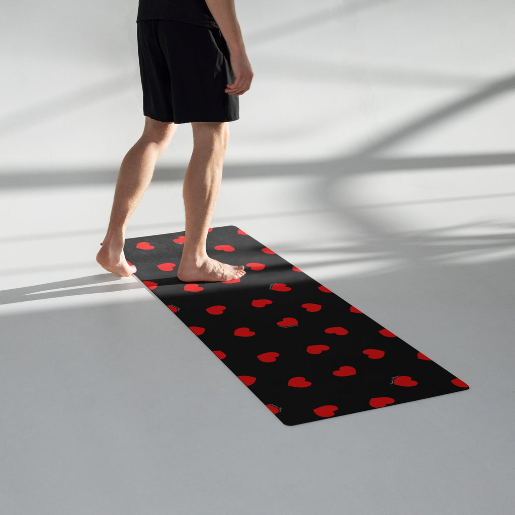 Tapis de yoga noir à coeurs ♥️ - Léopoldine Chateau