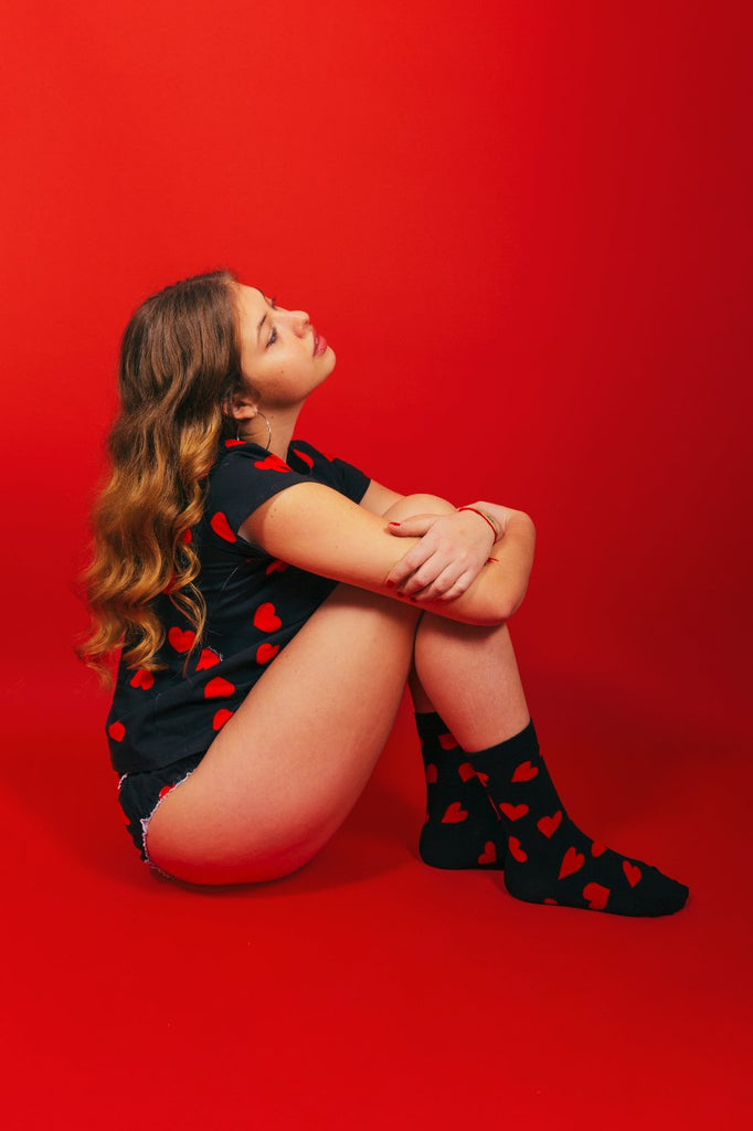 Tee-shirt GLORIA noir coeurs rouges - Léopoldine Chateau