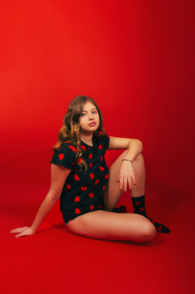 Tee-shirt GLORIA noir coeurs rouges - Léopoldine Chateau