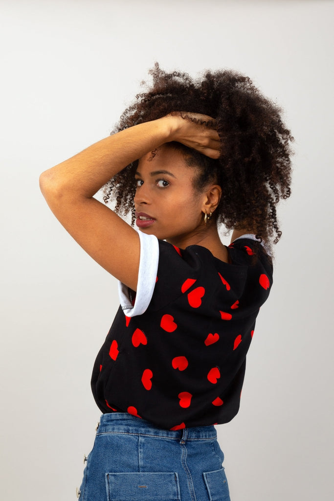 Tee-shirt GLORIA noir coeurs rouges - Léopoldine Chateau